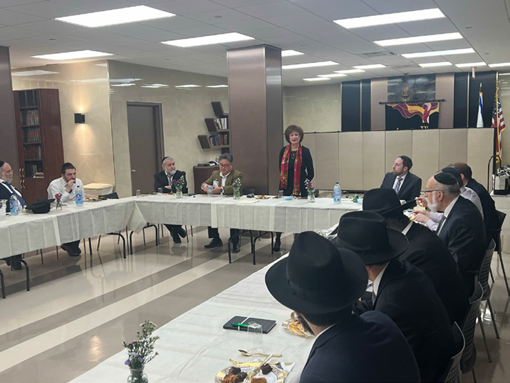 Round table discussion with Jewish leaders at Margaret Tietz